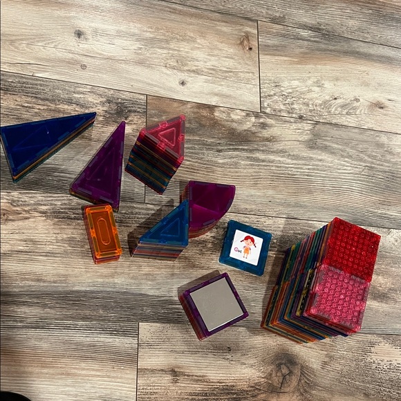 Colorful Magnetic Building Blocks Set - Picture 2 of 2